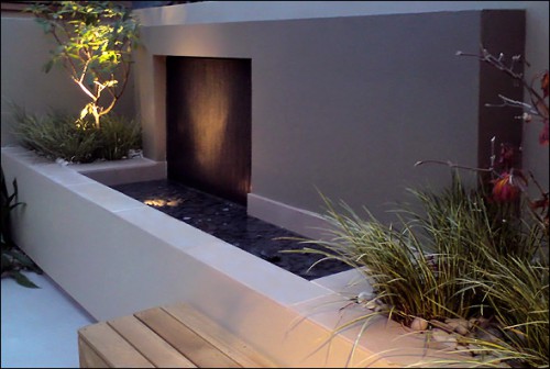 water_falls_fountains_rooftop_garden_design_NYC_Water Wall Planter
